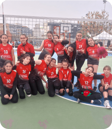 fotograia de equipo del alevin femenino del club voleibol picassent