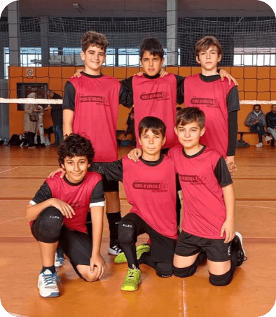 fotograia de equipo del alevin masculino del club voleibol picassent