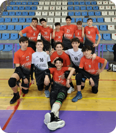 fotograia de equipo del cadete masculino del club voleibol picassent