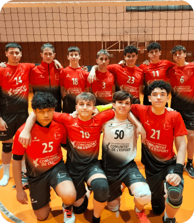 fotograia de equipo del junior masculino del club voleibol picassent