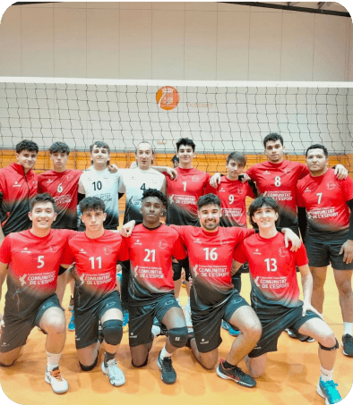 fotograia de equipo del senior masculino del club voleibol picassent